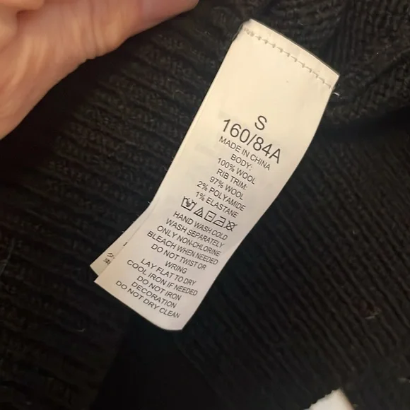 Kate Spade Rhinestone Bow Toss Sweater. Size small. Good condition. - Picture 3 of 5